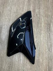 Tapa cubre bateria derecha negra RK 125 - 150 Keeway Original