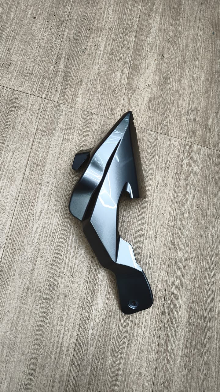 Tapa derecha quilla gris RKS 150 Sport - Keeway Original